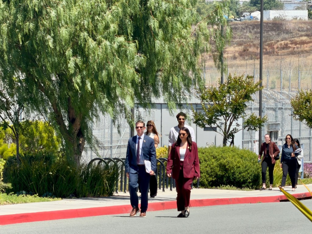 Lawmakers conduct unannounced visit to Otay Mesa detention center but can’t speak with detainees – San Diego Union-Tribune