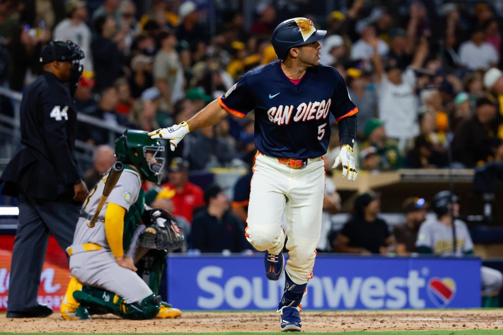 Padres Daily: Starting to slug; saving Mason; Castellanos plays; Walker wins; enduring Durán 