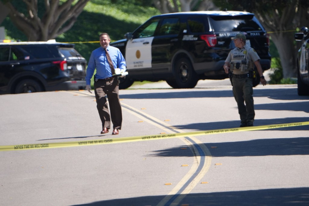 San Diego police officer fires at driver during pursuit, sheriff’s officials say – San Diego Union-Tribune