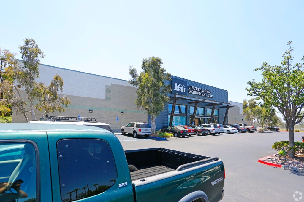 San Diego REI votes to unionize. It’s now the co-op’s biggest union – San Diego Union-Tribune