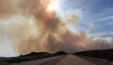 Brush fire forces evacuations in Campo