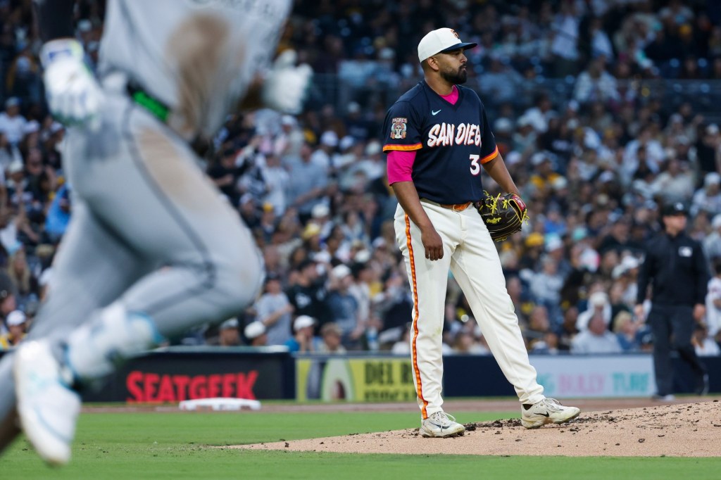 Padres routed by White Sox, suffer third straight loss