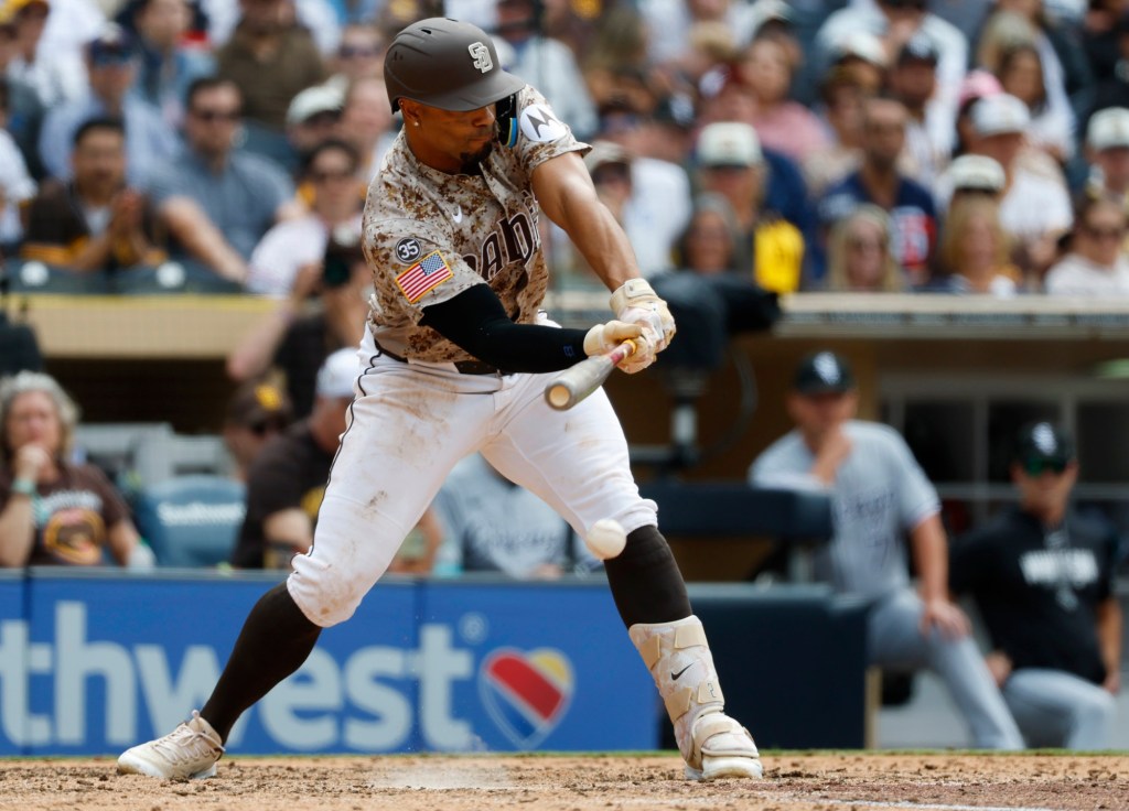 Padres come back to beat White Sox, stop losing streak