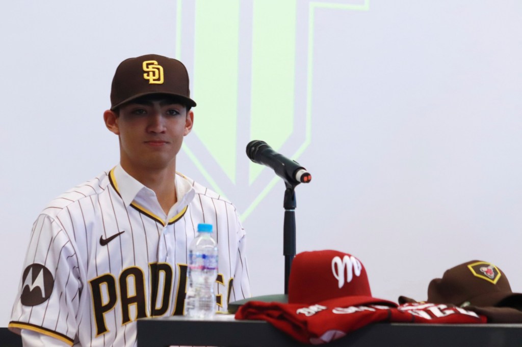 Padres prospect pleads guilty in case involving transport of undocumented immigrants