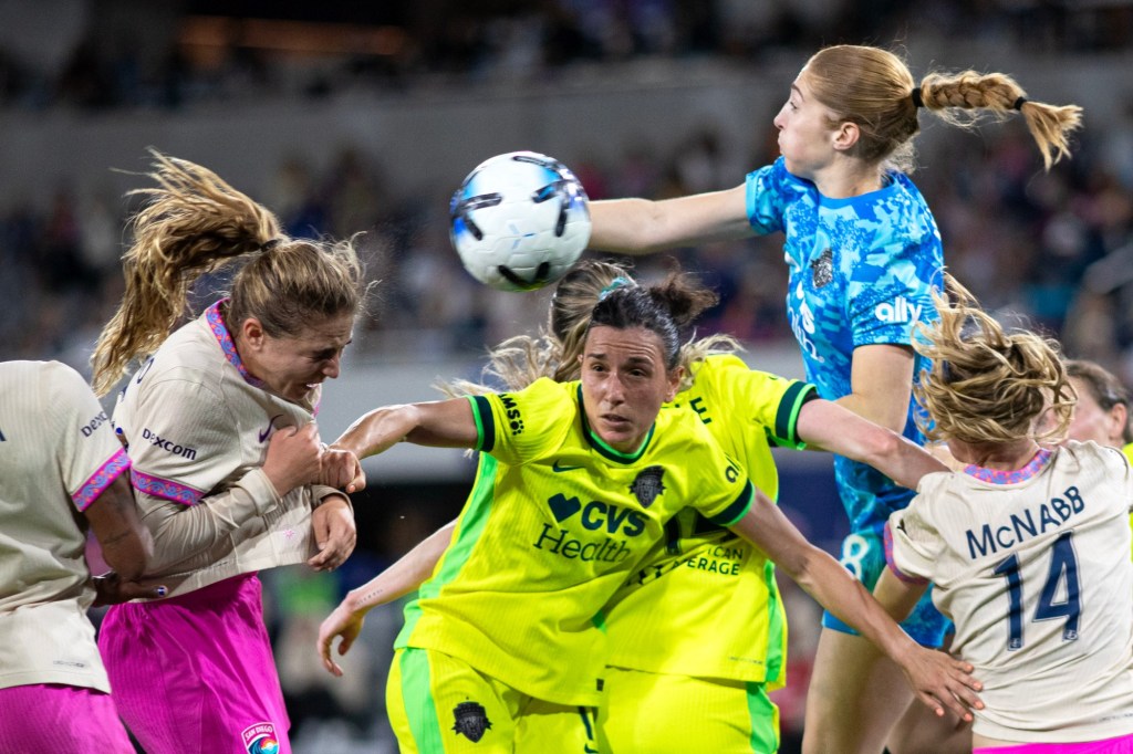 Late goal pushes Wave past Spirit, puts San Diego in first place
