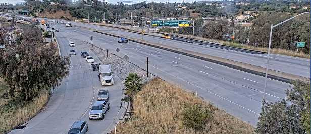 Fire beneath 110 in San Pedro has shut down the freeway – Daily Breeze