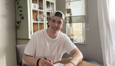 Sharks Sign Defenseman Phillip Sinn