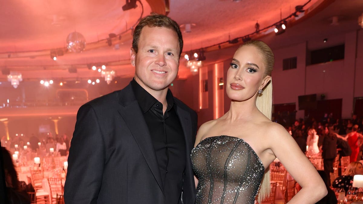 Spencer Pratt and Heidi Montag pose for a photo