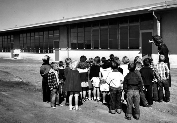 Azure Vista Elementary School students take a field trip to their newly built school, Sunset View Elementary, in 1954. (San Diego Unified School District)