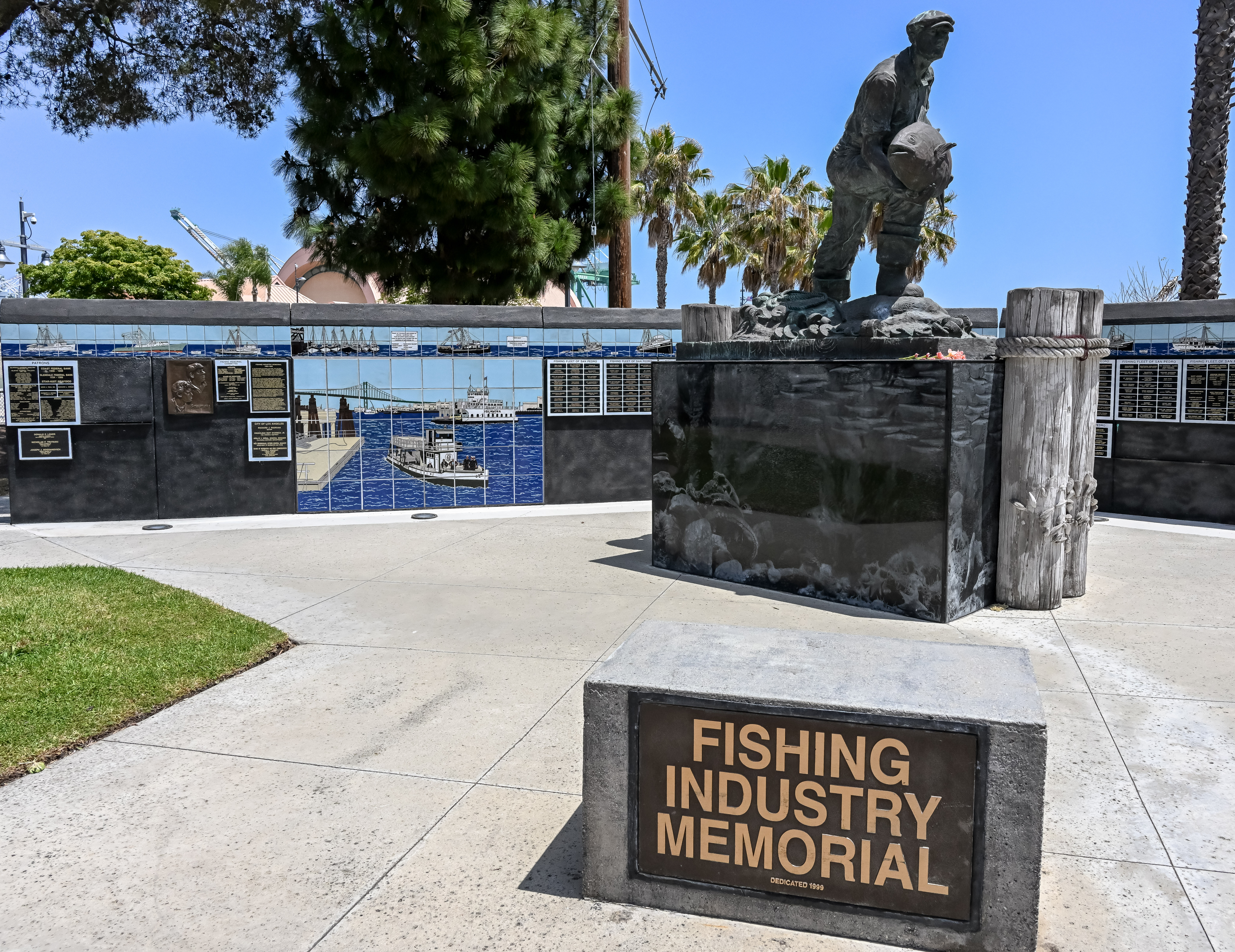 Fishing Industry Memorial (Photo by Gil Castro-Petres, Contributing Photographer)