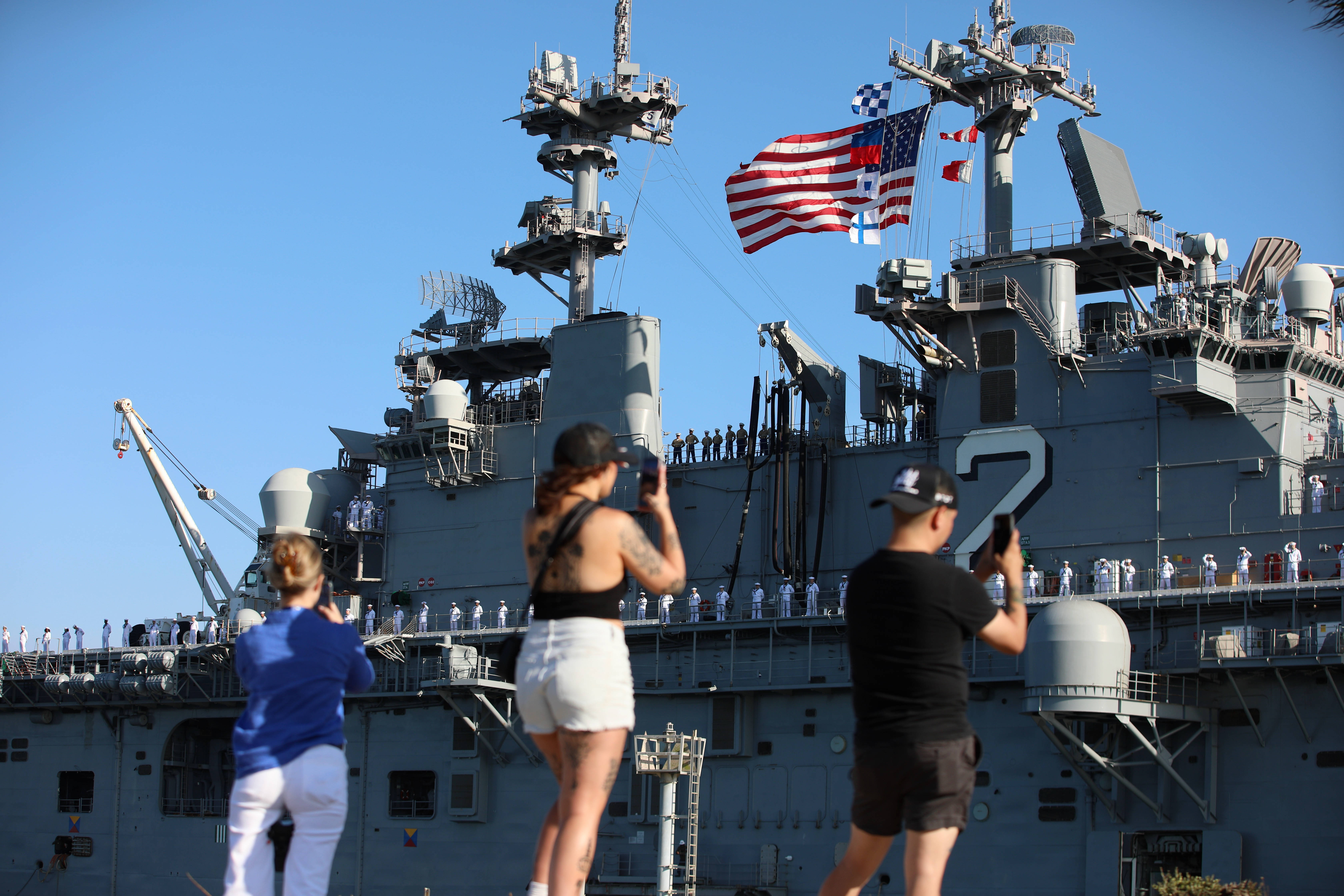 The USS Essex arrives for Fleet Week in San Pedroâs...