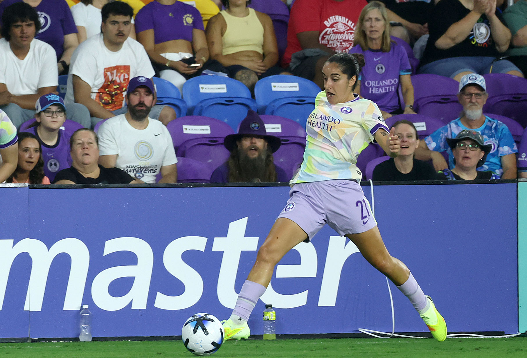Orlando player Oihane controls the ball during the Bay FC...