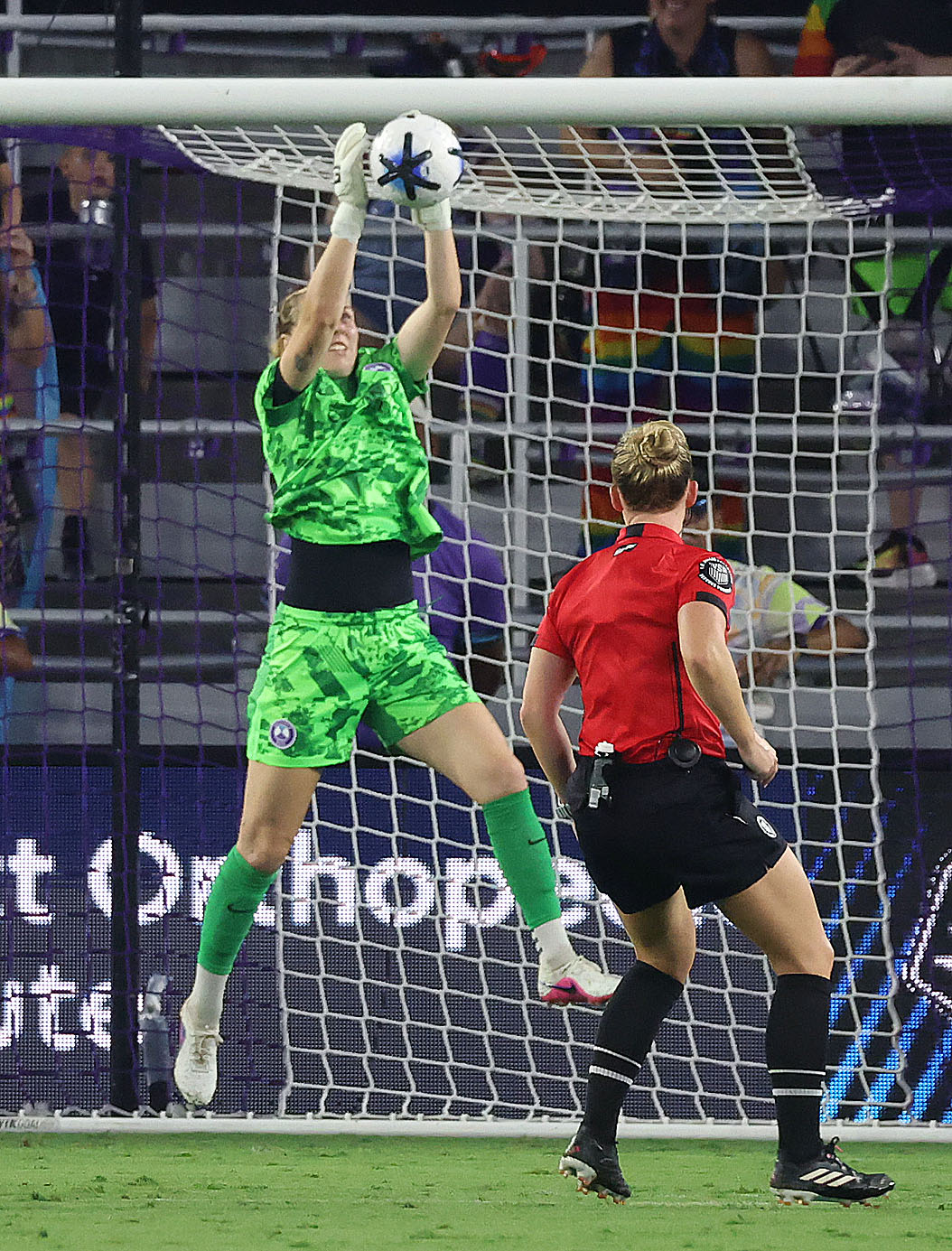 Orlando goalkeeper Anna Moorhouse makes a stop during the Bay...