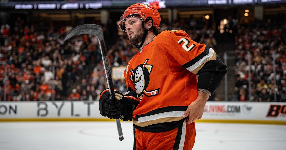 Report: Anaheim Ducks Contemplating Trade Offers on Mason McTavish