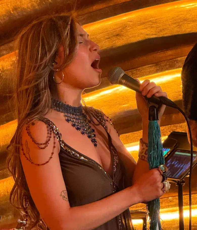 Neo-jazz artist Zinadelphia performing at the Lafayette Hotel. (Photo by Donovan Roche/Times of San Diego)
