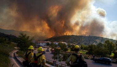 Brush fire near Los Angeles forces thousands to evacuate