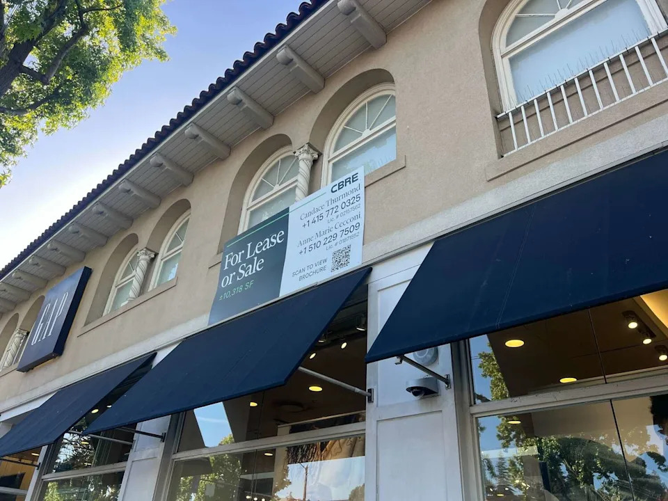 The Gap store on Lakeshore Avenue in Oakland, Calif., is seen on May 10, 2026. (Amanda Bartlett/SFGATE)
