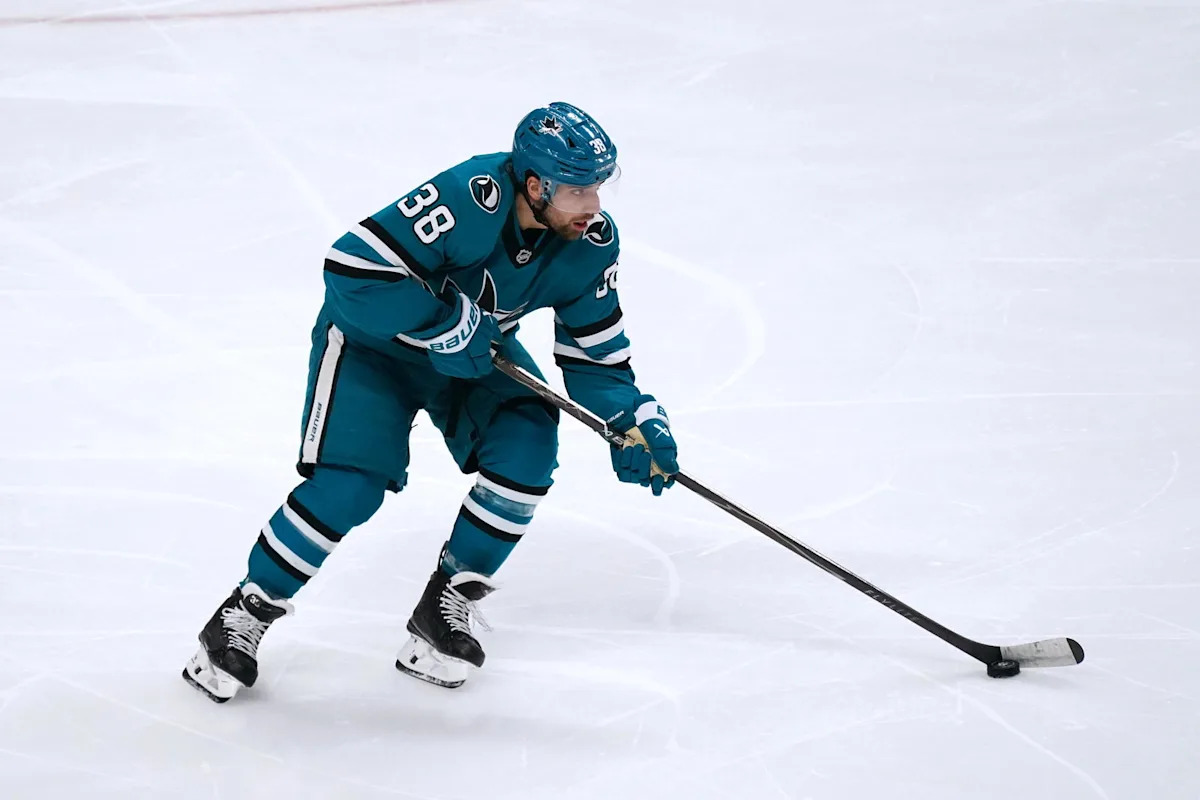 Blackhawks Recommended To Target Sharks Defenseman