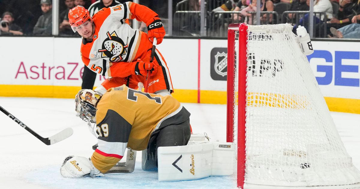 Dorofeyev scores in OT to give Golden Knights 3-2 win over Ducks and 3-2 series lead :: WRAL.com