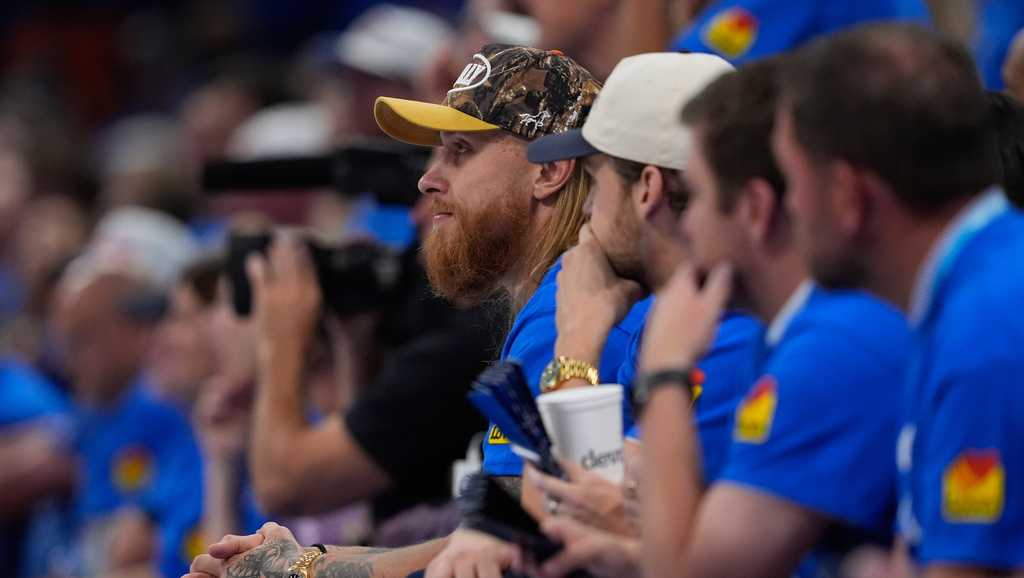George Kittle sits courtside to cheer on Thunder in West Finals