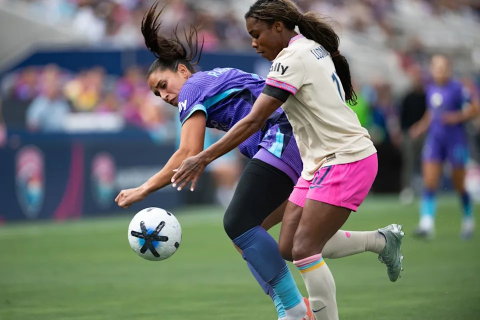 San Diego Wave forward Ludmila (17) battles for possession during an NWSL match between Orlando Pride SC and San Diego Wave FC on Sunday, May 24, 2026 at Snapdragon Stadium in San Diego Calif.