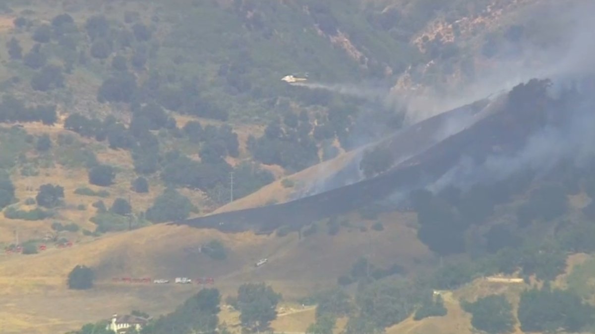 Firefighters respond to brush fire in Calabasas – NBC Los Angeles