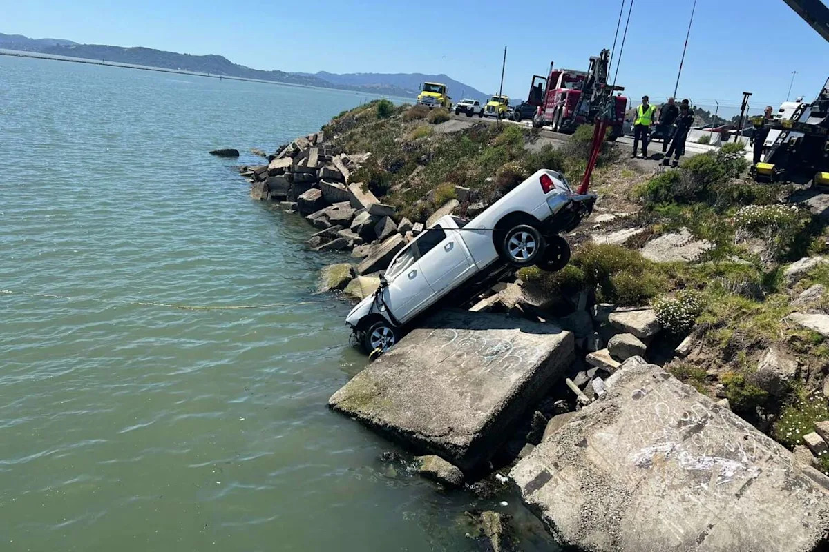 Richmond police say suspicious death in San Francisco Bay was fatal solo-vehicle crash
