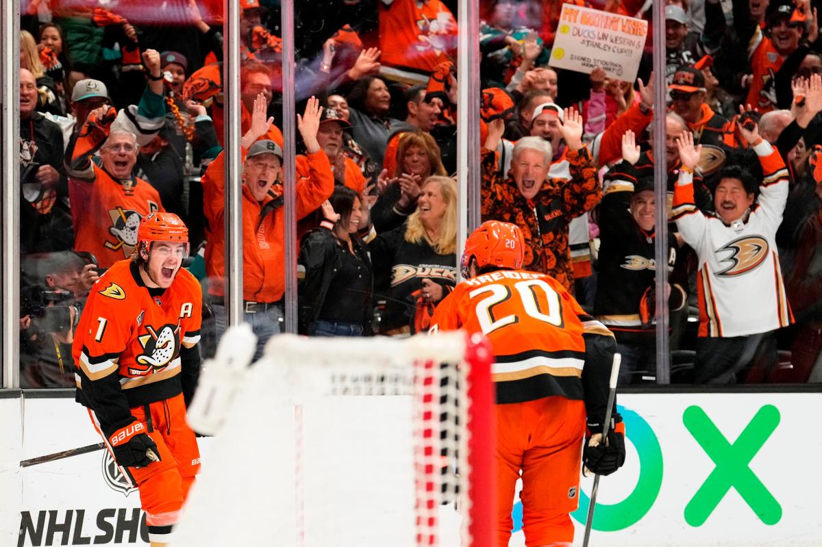 Resurgent Ducks giving fans reason to believe after knocking off Oilers