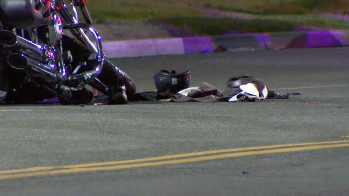 Back-to-back motorcycle crashes reported along Olive Avenue in Central Fresno, police say