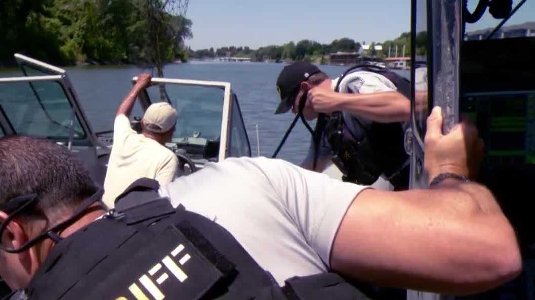 Sacramento County deputies enforce boater card law during Memorial Day weekend
