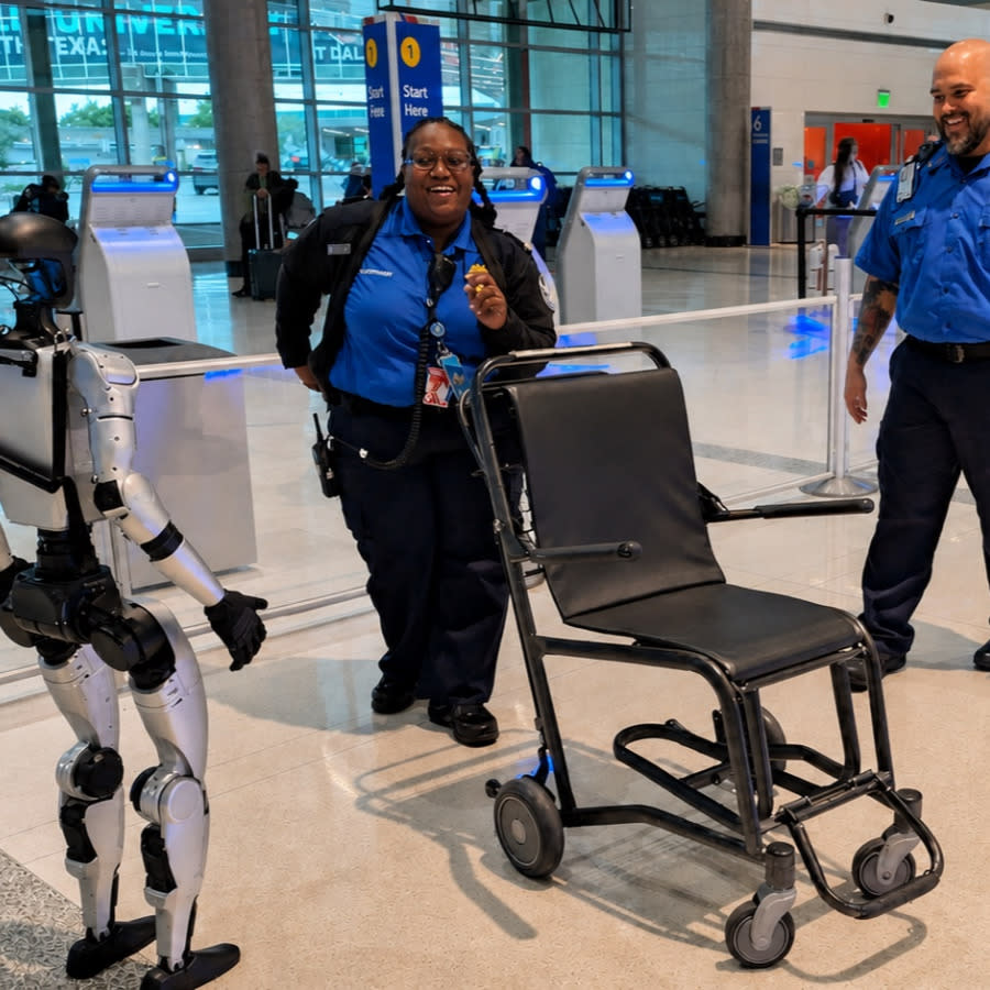The flight eventually landed at San Diego International Airport about an hour late, according to FlightAware, but passengers arguably got more entertainment than inconvenience when Bebop showed up in the mix. Instagtram/elite.event.robotics
