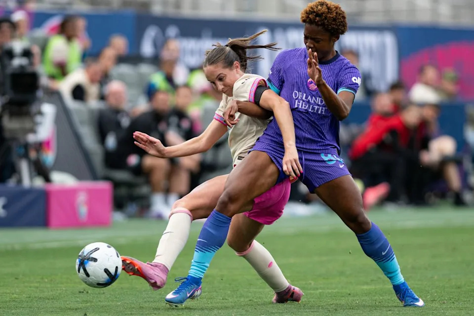 Orlando Pride SC forward Simone Jackson (80) hustles for possession of the ball during an NWSL match between Orlando Pride SC and San Diego Wave FC on Sunday, May 24, 2026 at Snapdragon Stadium in San Diego Calif.