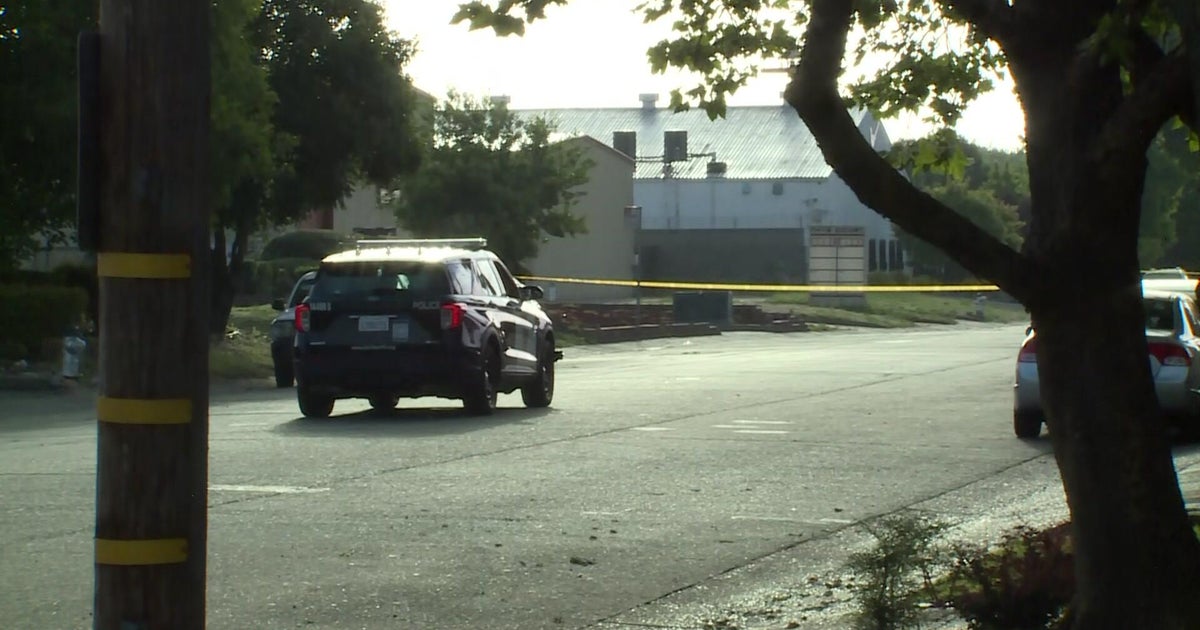Sacramento business security guard shoots 2 burglary suspects; 1 dies