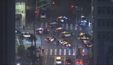 Police chase of armed suspect ends in downtown Los Angeles – NBC Los Angeles