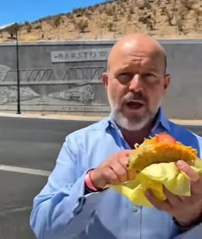 After a recent Barstow town hall, Republican gubernatorial candidate Steve Hilton stopped by one of the first Del Taco restaurants to enjoy some food.