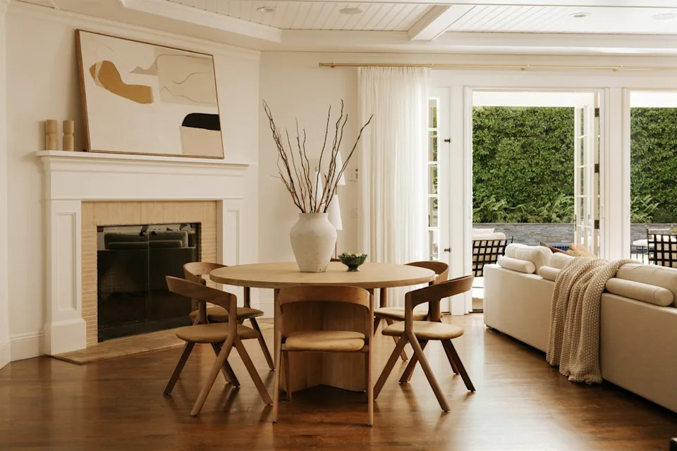 The living room opens up directly to the backyard. <span class="image-credit">(Christian Cruzio Studios)</span>