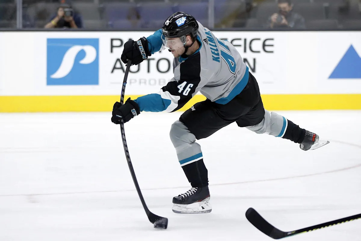 Former Sharks Forward Signs With Rögle BK in Sweden
