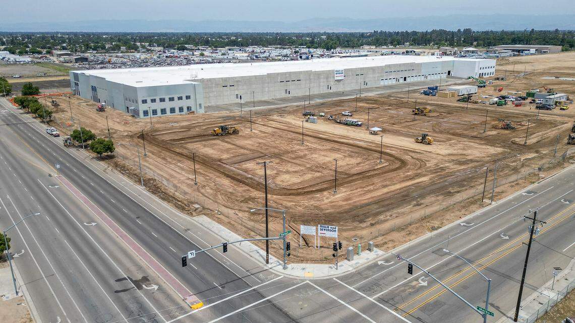 New Amazon facility coming to Fresno. Mega warehouse project underway on west side