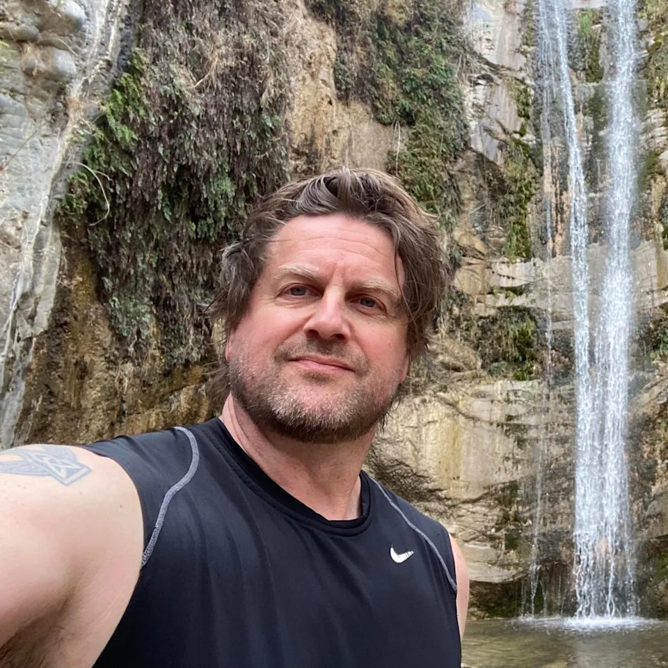 Mark Smythe, a 53-year-old New Zealander, who worked on horror movies and concert music, has passed away. Mark Smythe / Facebook