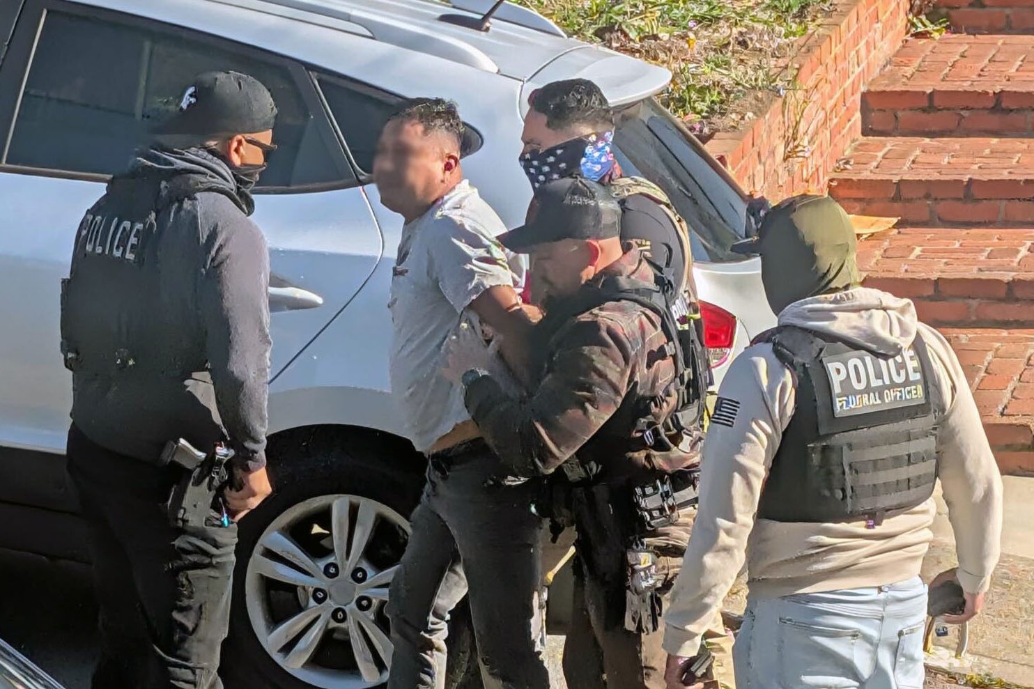 Federal officers arrest man in S.F. outside Sunnyside home