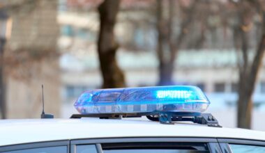 6 hurt when boat strikes marker in Barnegat Bay near Long Beach Island, New Jersey, police say