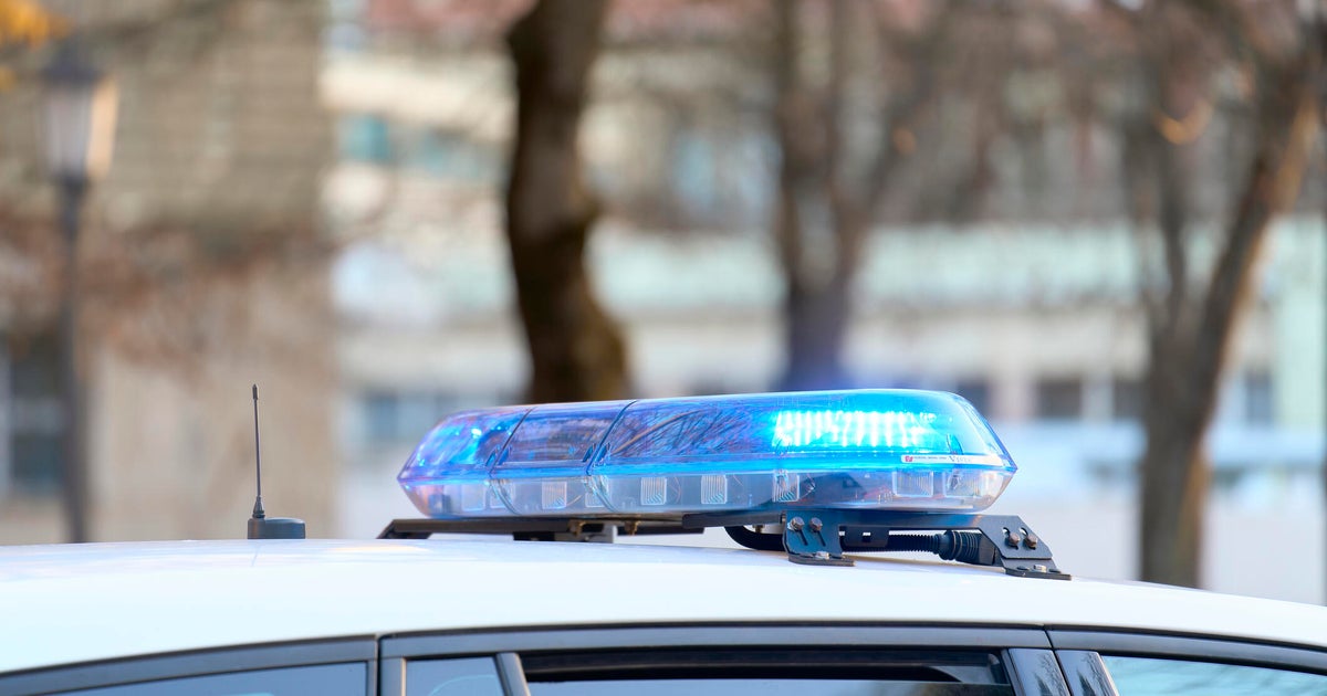 6 hurt when boat strikes marker in Barnegat Bay near Long Beach Island, New Jersey, police say