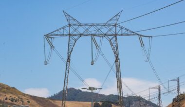 PG&E warns of possible power shutoffs in North Bay due to wind