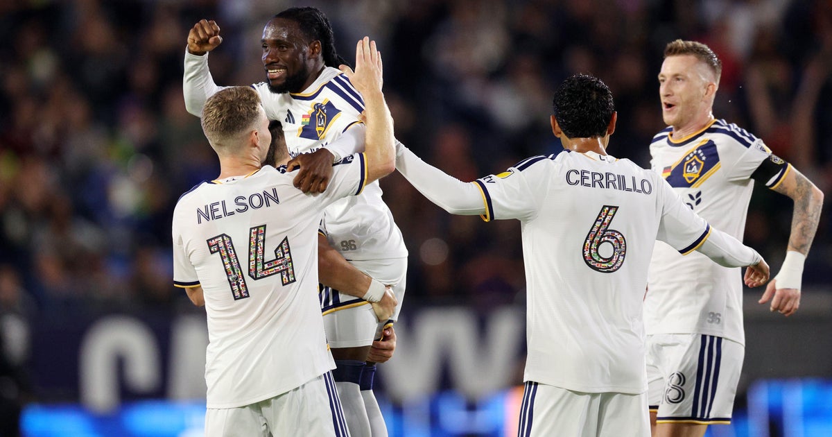Santos and Paintsil score first-half goals in 3rd straight 1-1 draw between Dynamo and Galaxy