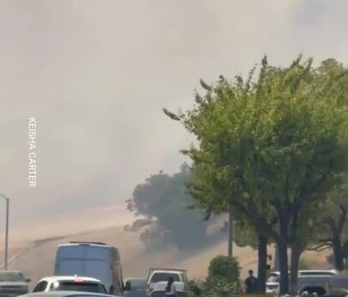 Huge Wildfire Sends Smoke Billowing Over Simi Valley in California