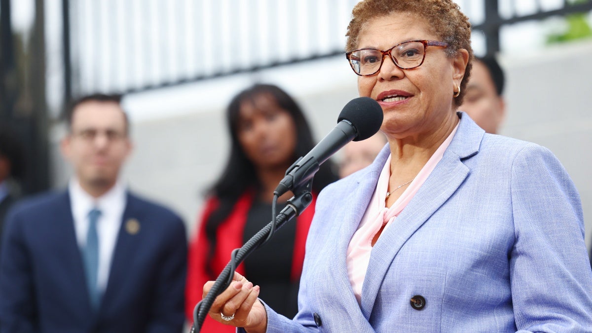Karen Bass Backs 'No Cap' California Production Tax Credit