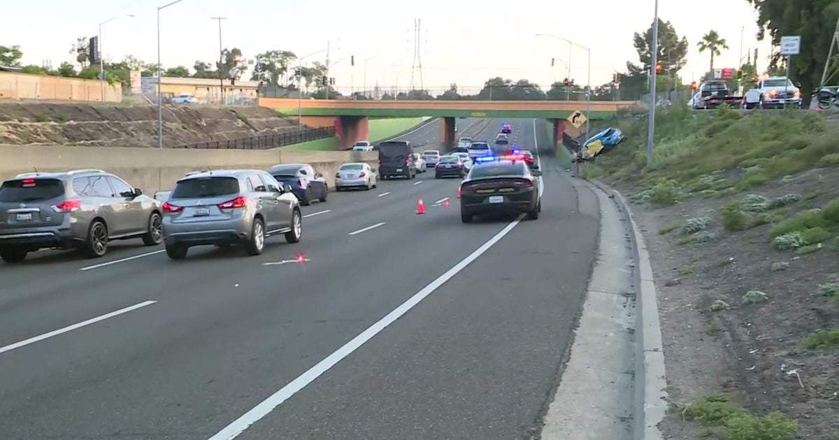 1 dead in Sacramento Business 80 crash near Marconi Avenue