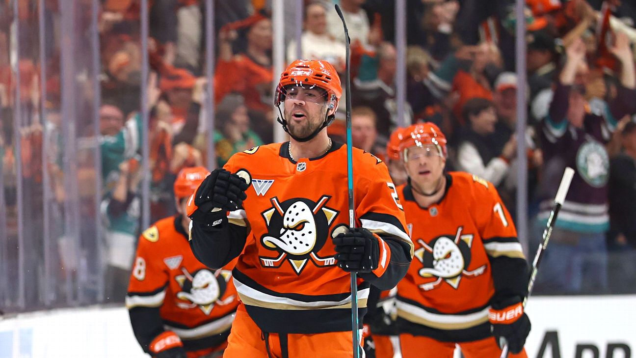 Ducks finish off 2-time conference champ Oilers in G6, reach 2nd round