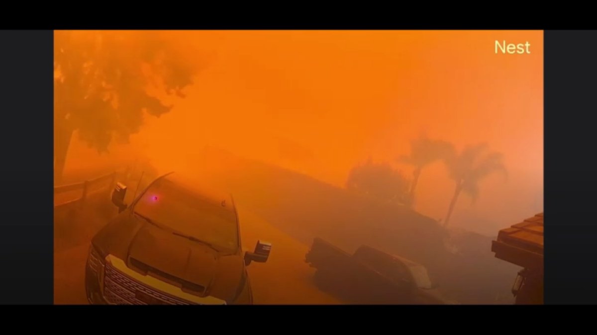 Simi Valley home camera captures woman’s frantic evacuation – NBC Los Angeles