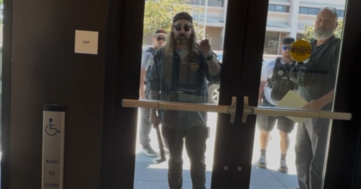 Outcry after SFPD raids Oakland complex with ties to ex-Black Panther leader